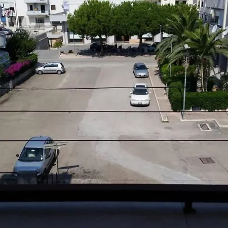 Tra Mare E Centro Paese Apartment *